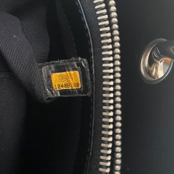 Chanel Grand Shopping Tote in Black Patent Leather | Classic CC Shopper Bag - Picture 8 of 9